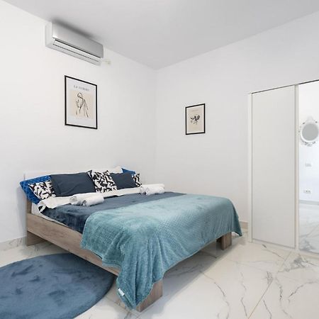 Blue-Line-Apartment-Unirii Bucharest Luaran gambar