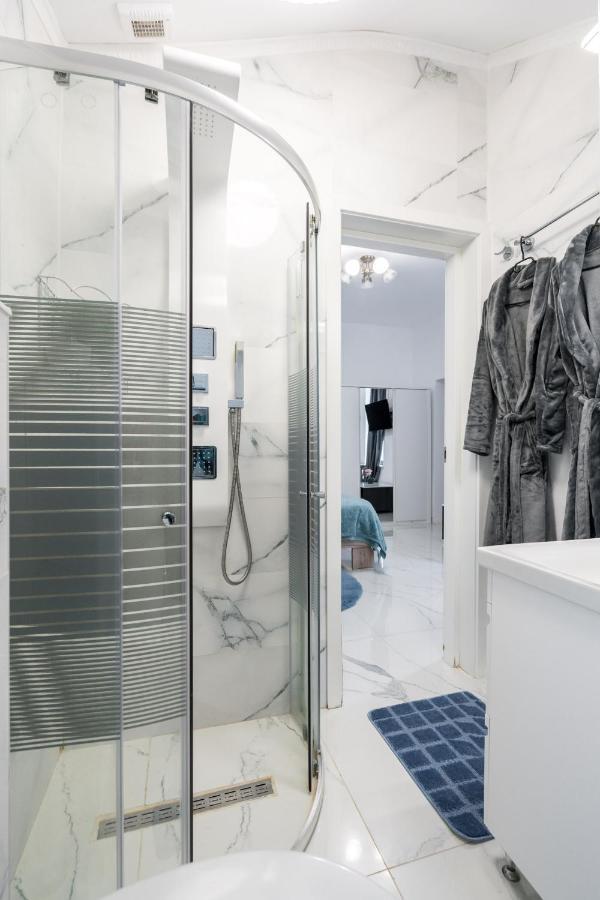 Blue-Line-Apartment-Unirii Bucharest Luaran gambar